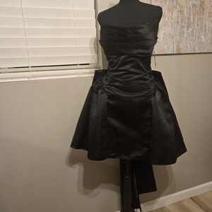 Chic Black Strapless Dress